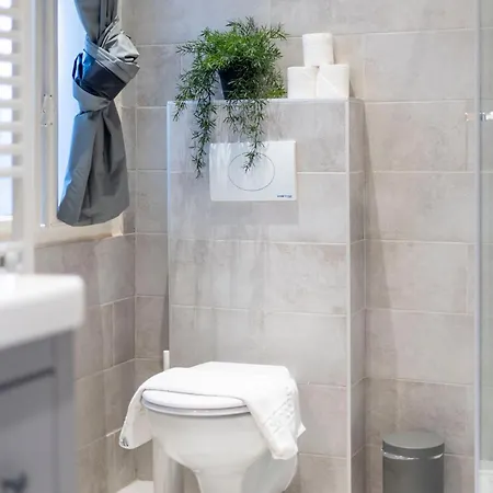 Charming Dream & Retreat By Prestige Homes *